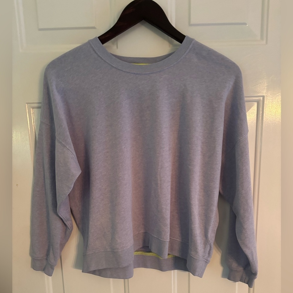 Crew Women’s Cropped Sweatshirt – Size M – Lilac Purple Pullover – Cozy Fleece